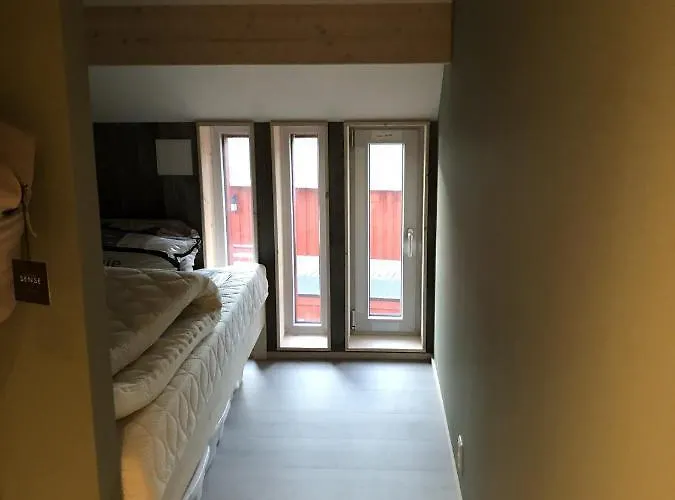 Robinsons Rorbu - Located In 公寓 *